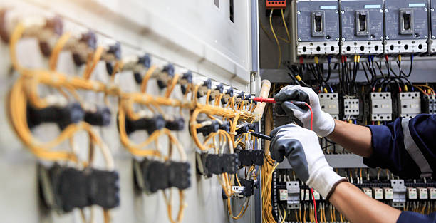 Professional Electrician technician working in Heathrow, FL